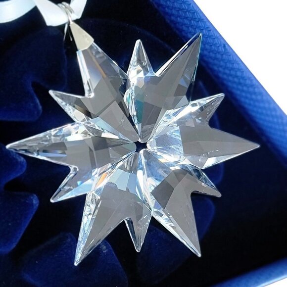 Swarovski 2017 Annual Crystal Limited Edition Star Ornament for 2017 - Picture 2 of 9